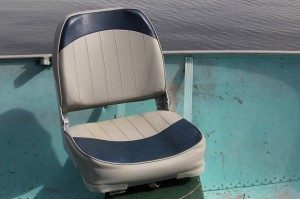 installed boat seat in old Lund